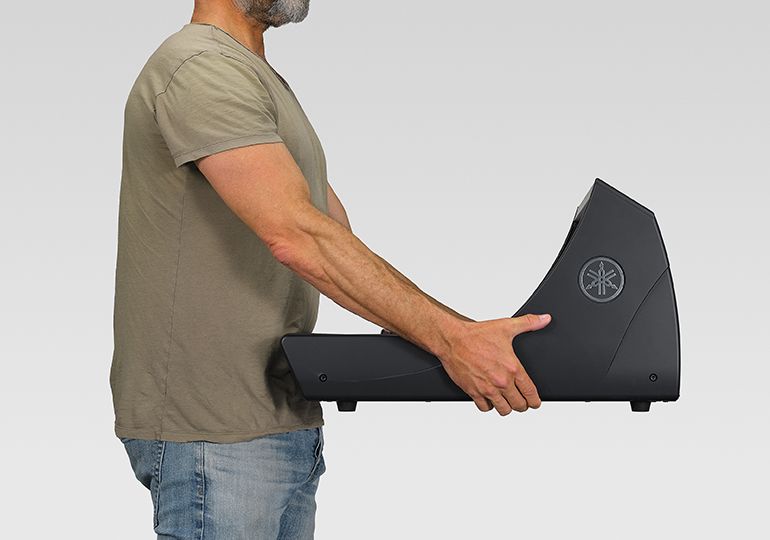 Yamaha Digital Mixing Console DM7: 結(jié)構(gòu)緊湊且重量輕，便于安裝和運(yùn)輸